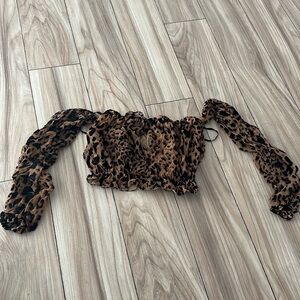 leopard small windsor crop top